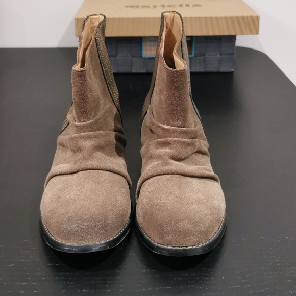 Taupe/gold suede ankle boots - Picture 3 of 7